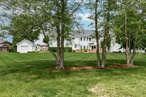 1816 Cardinal Court Pontiac IL 61764