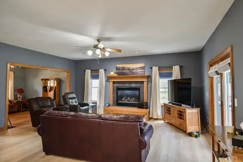 1816 Cardinal Court Pontiac IL 61764