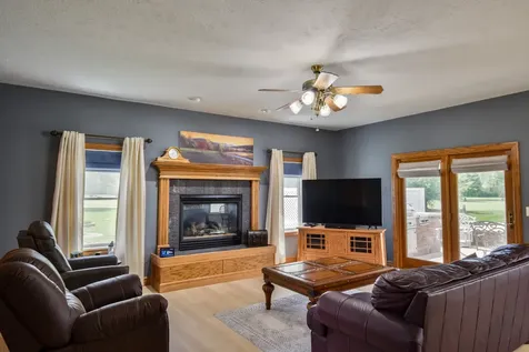 1816 Cardinal Court Pontiac IL 61764