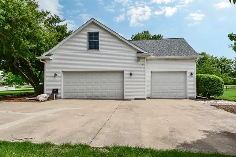 1816 Cardinal Court Pontiac IL 61764