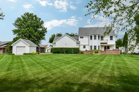 1816 Cardinal Court Pontiac IL 61764