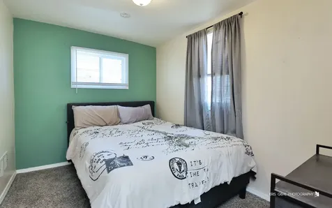 3233 Elisha Avenue Zion IL 60099