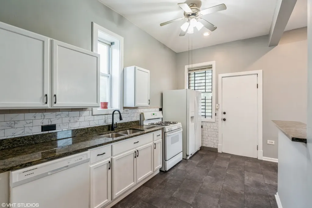 4823 South Indiana Avenue Chicago IL 60615