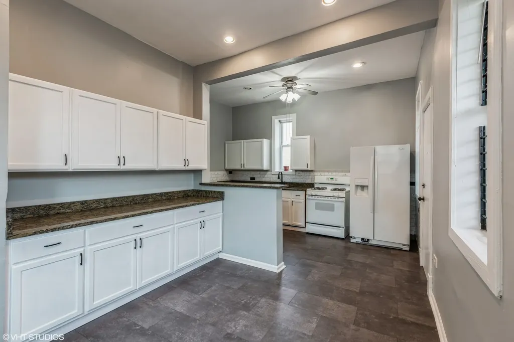 4823 South Indiana Avenue Chicago IL 60615