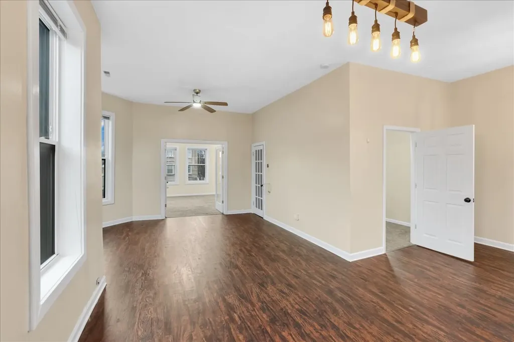 4823 South Indiana Avenue Chicago IL 60615