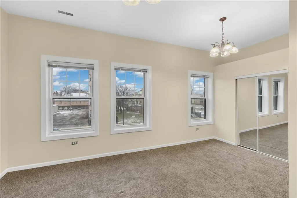 4823 South Indiana Avenue Chicago IL 60615