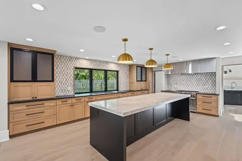 411 Woodland Court Glenview IL 60025