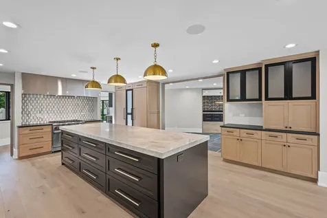 411 Woodland Court Glenview IL 60025