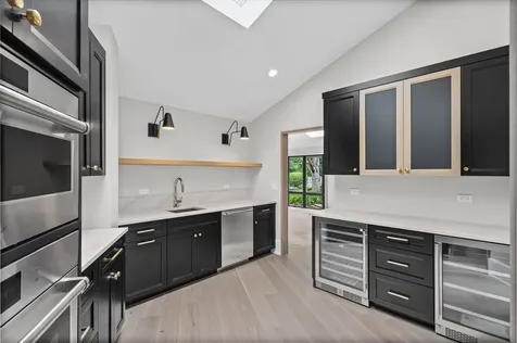 411 Woodland Court Glenview IL 60025