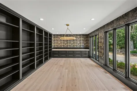 411 Woodland Court Glenview IL 60025