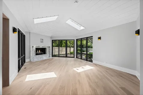411 Woodland Court Glenview IL 60025
