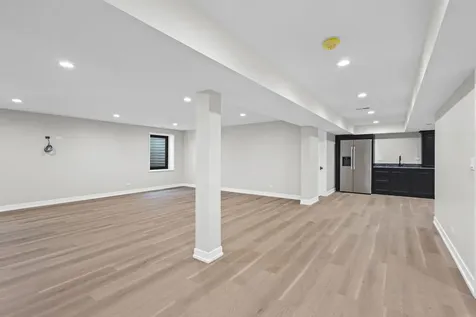 411 Woodland Court Glenview IL 60025