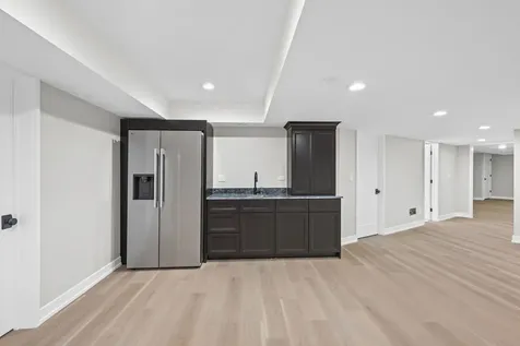 411 Woodland Court Glenview IL 60025