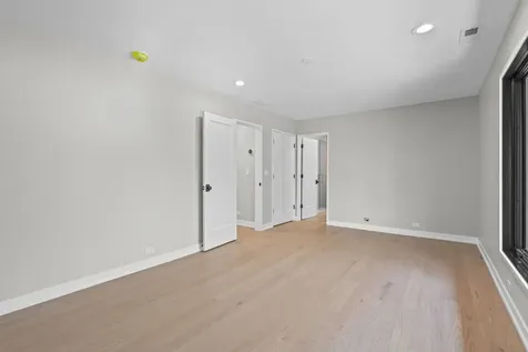 411 Woodland Court Glenview IL 60025
