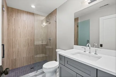 411 Woodland Court Glenview IL 60025