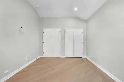 411 Woodland Court Glenview IL 60025