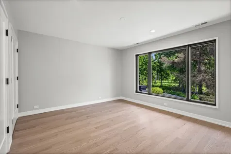 411 Woodland Court Glenview IL 60025