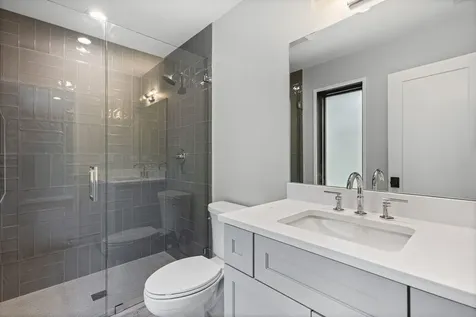 411 Woodland Court Glenview IL 60025