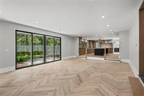 411 Woodland Court Glenview IL 60025