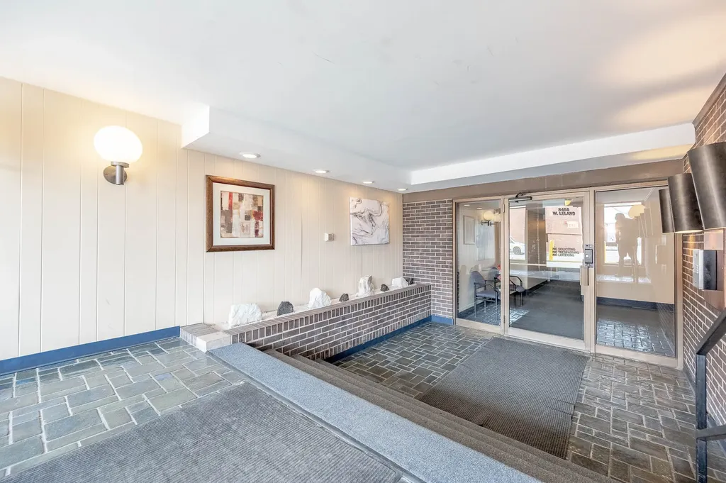 8455 West Leland Avenue Chicago IL 60656
