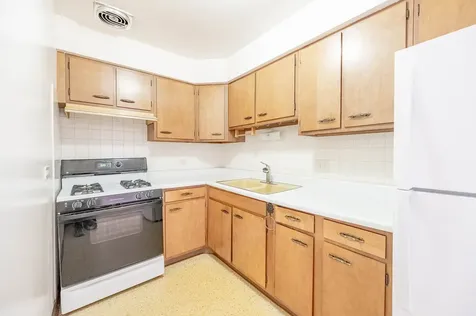 8455 West Leland Avenue Chicago IL 60656
