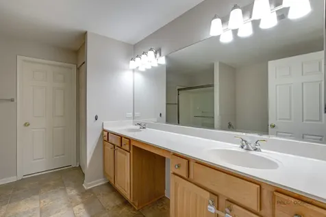 552 Saddlebrook Lane Vernon Hills IL 60061