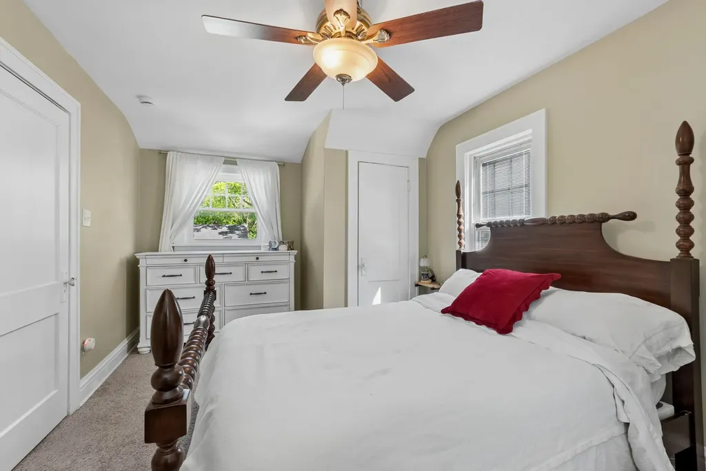 1492 South Jefferson Street Lockport IL 60441