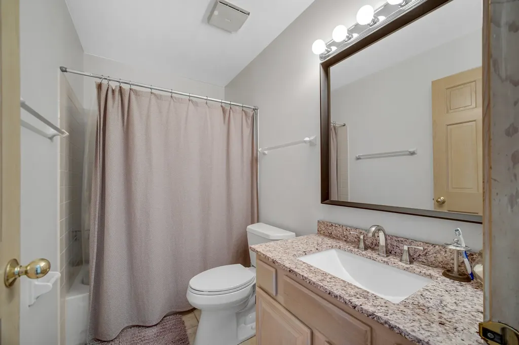 4252 West Harrington Lane Chicago IL 60646