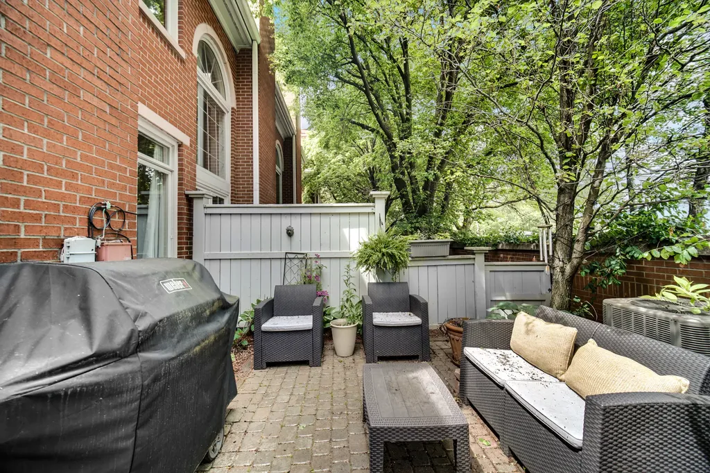 4252 West Harrington Lane Chicago IL 60646