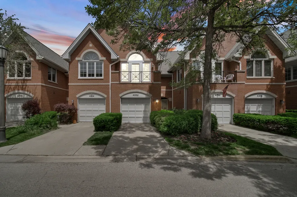 4252 West Harrington Lane Chicago IL 60646