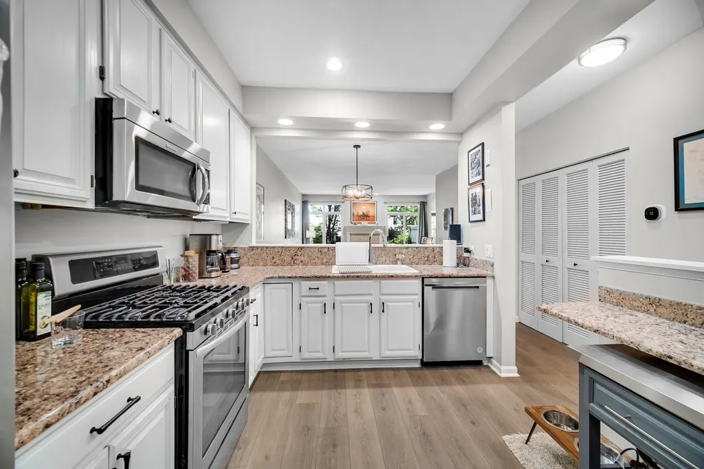 4252 West Harrington Lane Chicago IL 60646