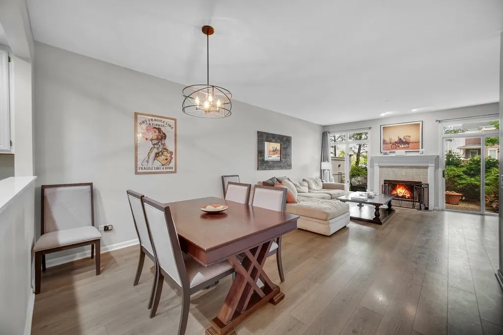 4252 West Harrington Lane Chicago IL 60646