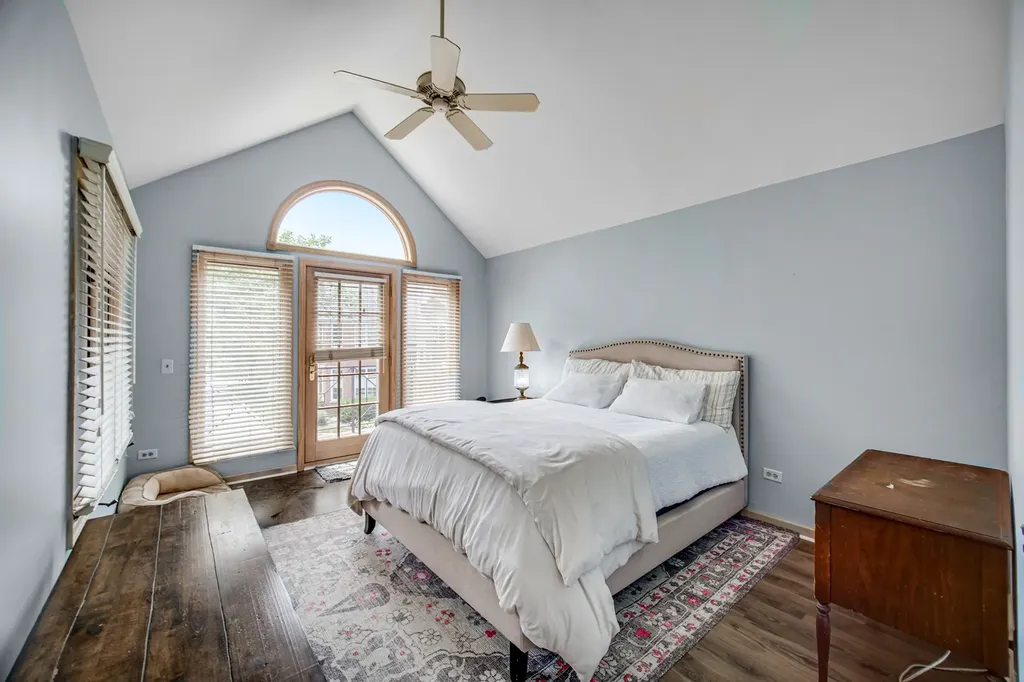 4252 West Harrington Lane Chicago IL 60646