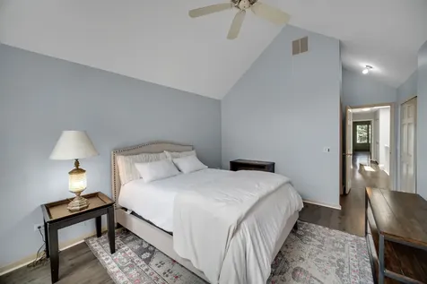4252 West Harrington Lane Chicago IL 60646