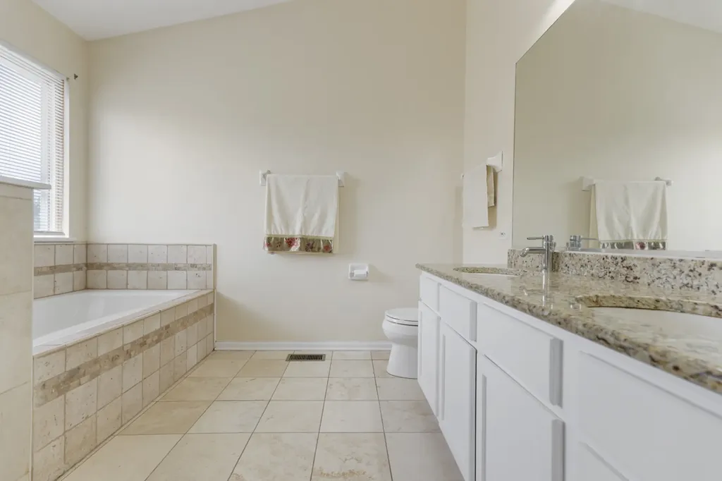 3109 Stratton Lane Aurora IL 60502