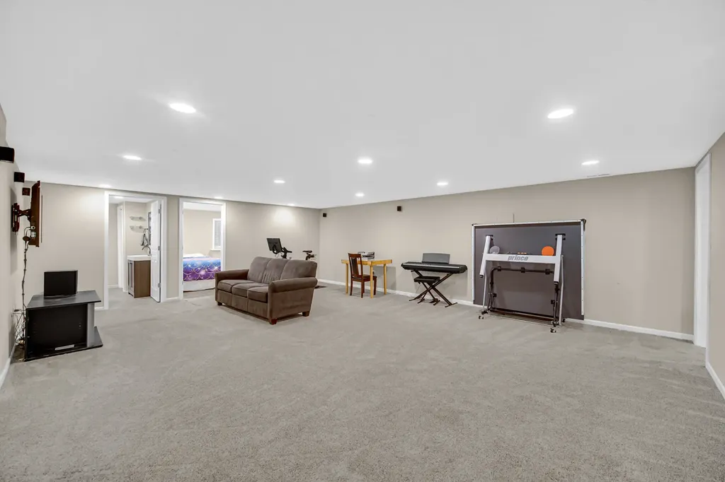 2300 Appleby Drive Wheaton IL 60189