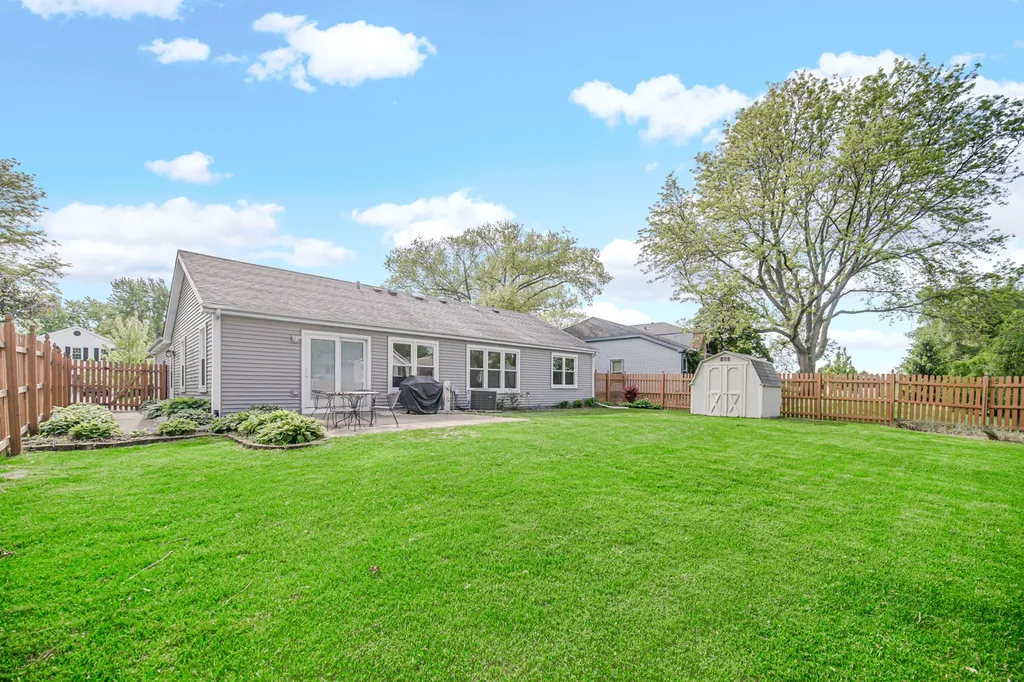 2300 Appleby Drive Wheaton IL 60189