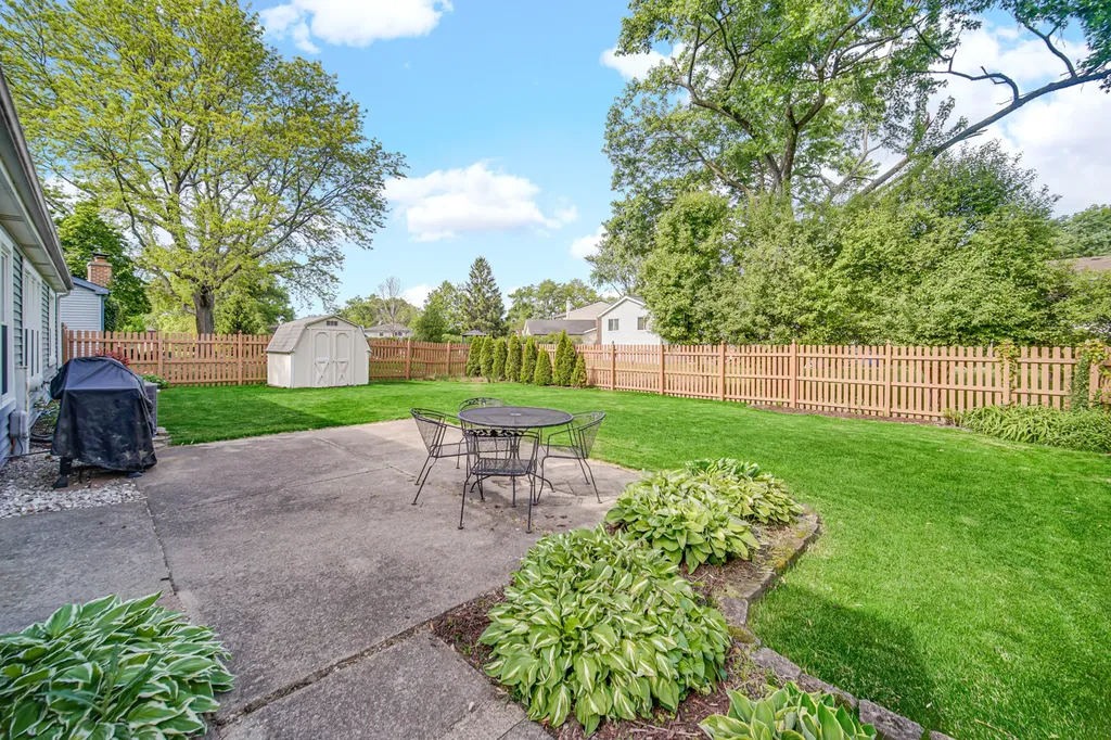 2300 Appleby Drive Wheaton IL 60189