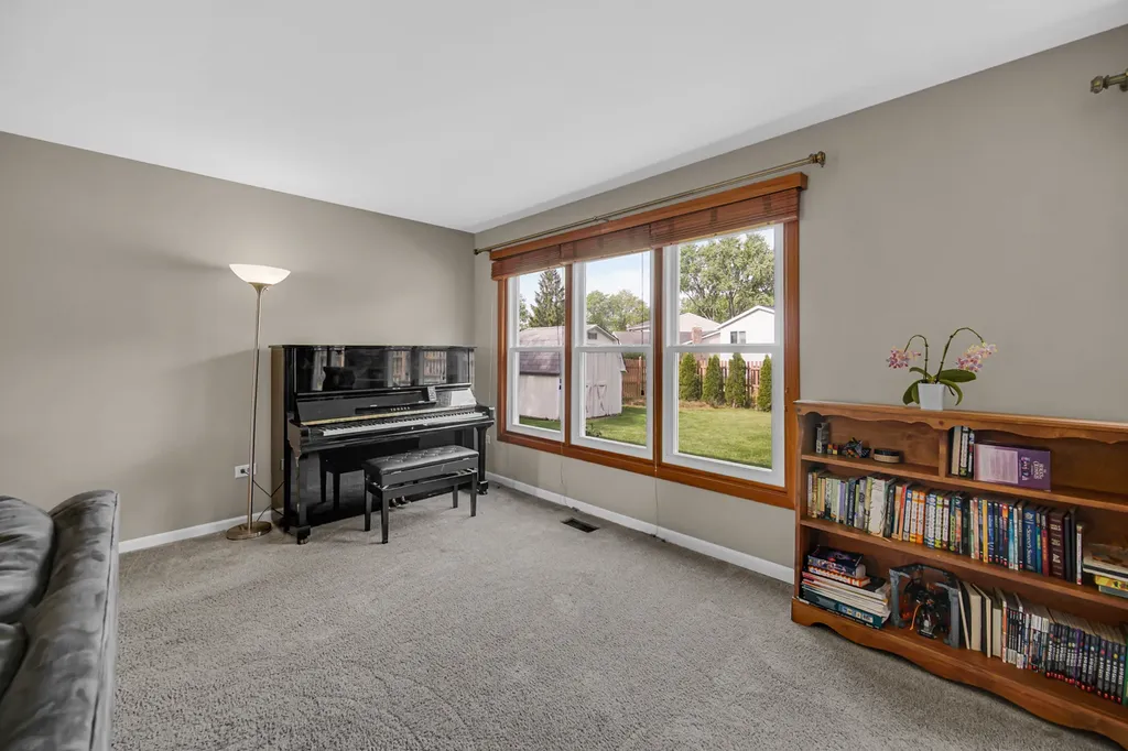 2300 Appleby Drive Wheaton IL 60189