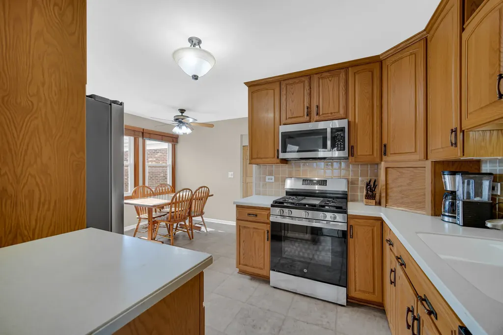 2300 Appleby Drive Wheaton IL 60189