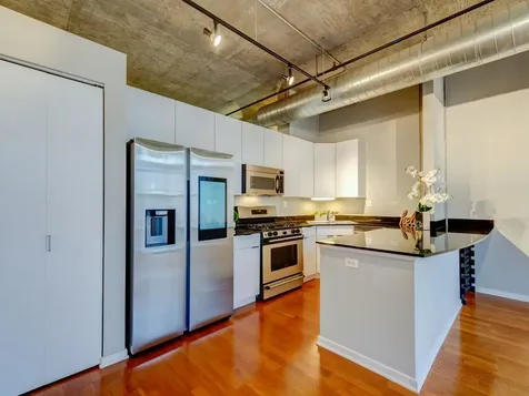 900 North Kingsbury Street Chicago IL 60610
