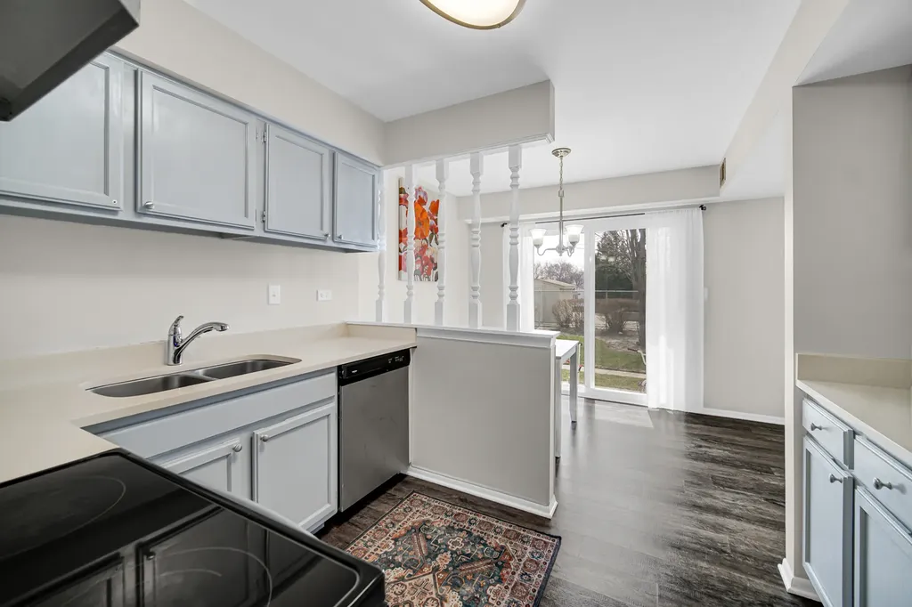 611 Kendall Court Schaumburg IL 60194