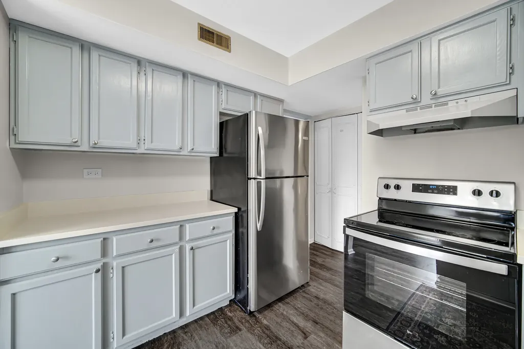 611 Kendall Court Schaumburg IL 60194