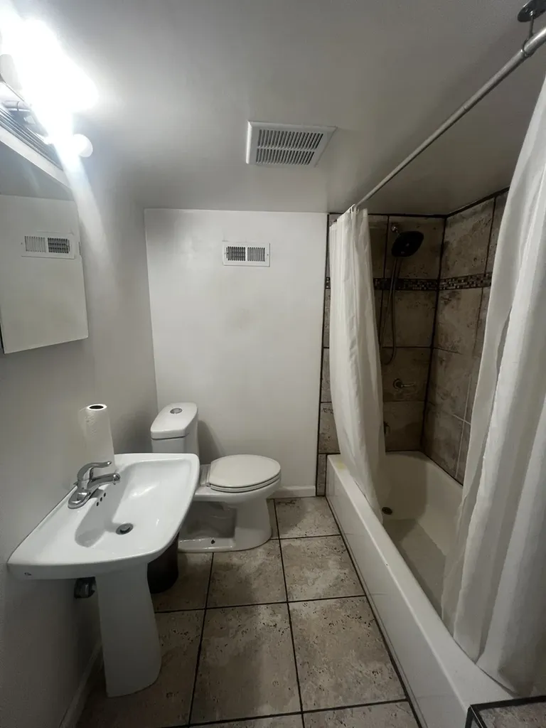 814 Iowa Avenue Aurora IL 60506