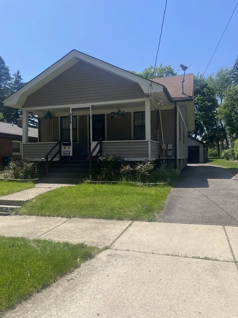 814 Iowa Avenue Aurora IL 60506