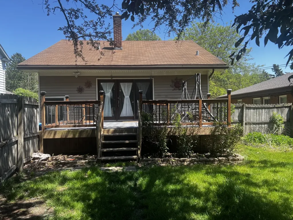 814 Iowa Avenue Aurora IL 60506