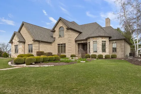 605 Independence Avenue Sycamore IL 60178