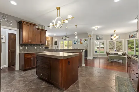 605 Independence Avenue Sycamore IL 60178