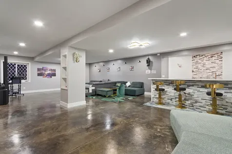 605 Independence Avenue Sycamore IL 60178