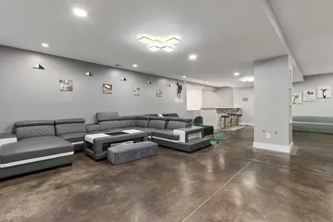 605 Independence Avenue Sycamore IL 60178